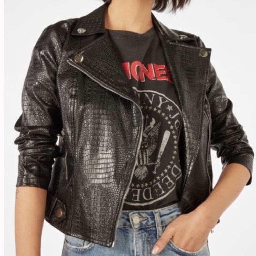 ModCloth Crocodile Black Faux Vegan Leather Moto Biker Crop Jacket Sz Small NWT